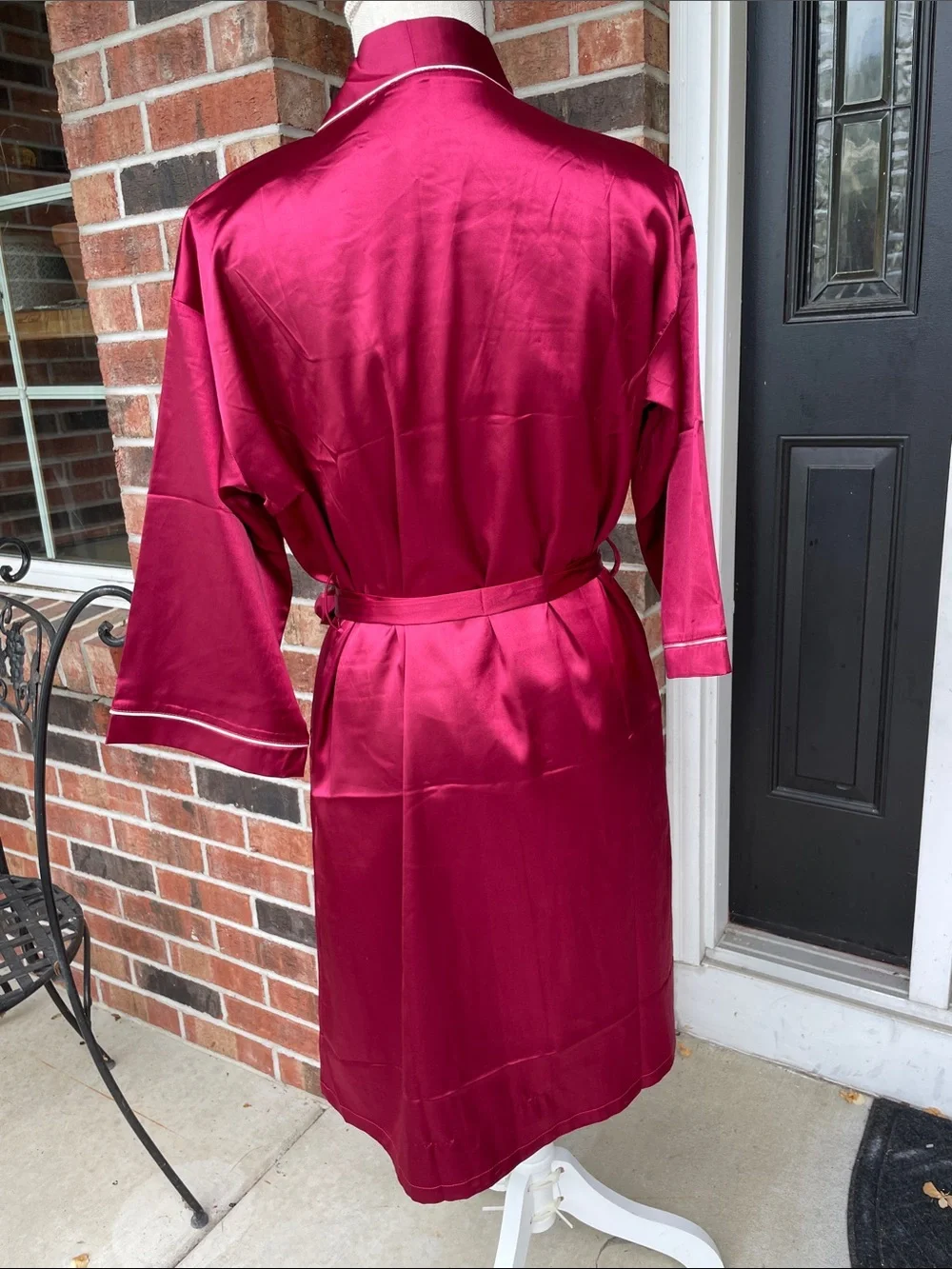 Ekouaer Satan Burgundy with White Piping Pajamas and Robe Set Sz Small